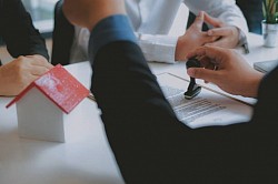Aiuti finanziari : obtenez un prestige privé en 24 heures, simplement et rapidement ! Si vous vous trouvez dans une situation financière difficile et que vous avez besoin d'un prestige urgent, un prestige privé peut être la solution idéale. Grâce à la possibilité d'obtenir des financements rapides, dans la plupart des cas en seulement 24 heures, le prestige privé est un choix populaire pour vous aider immédiatement. Avec des prix allant de 2.000 € à 900.000 €, les prix sont privés et offrent des conditions d'accès plus flexibles aux canaux bancaires traditionnels. Il n'est pas nécessaire de s'affronter longuement ou d'une bureaucratie complexe, rendant le processus simple et rapide. Il est cependant important de faire attention à la série du prestataire et de vérifier toujours les conditions offertes, comme le taux d'intérêt, la durée et les modalités de remboursement, pour éviter les imprévus. Si vous cherchez un outil financier rapide et sûr, un prestige privé peut être la réponse à votre projet.